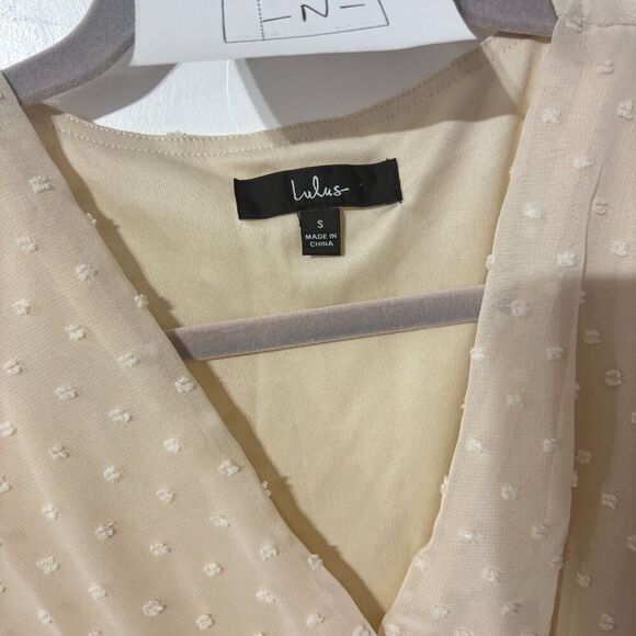 Lulus Womens Swiss Dot Ruffled Midi Dress S Cream Front Slit Beach Travel V-Neck - Picture 9 of 11